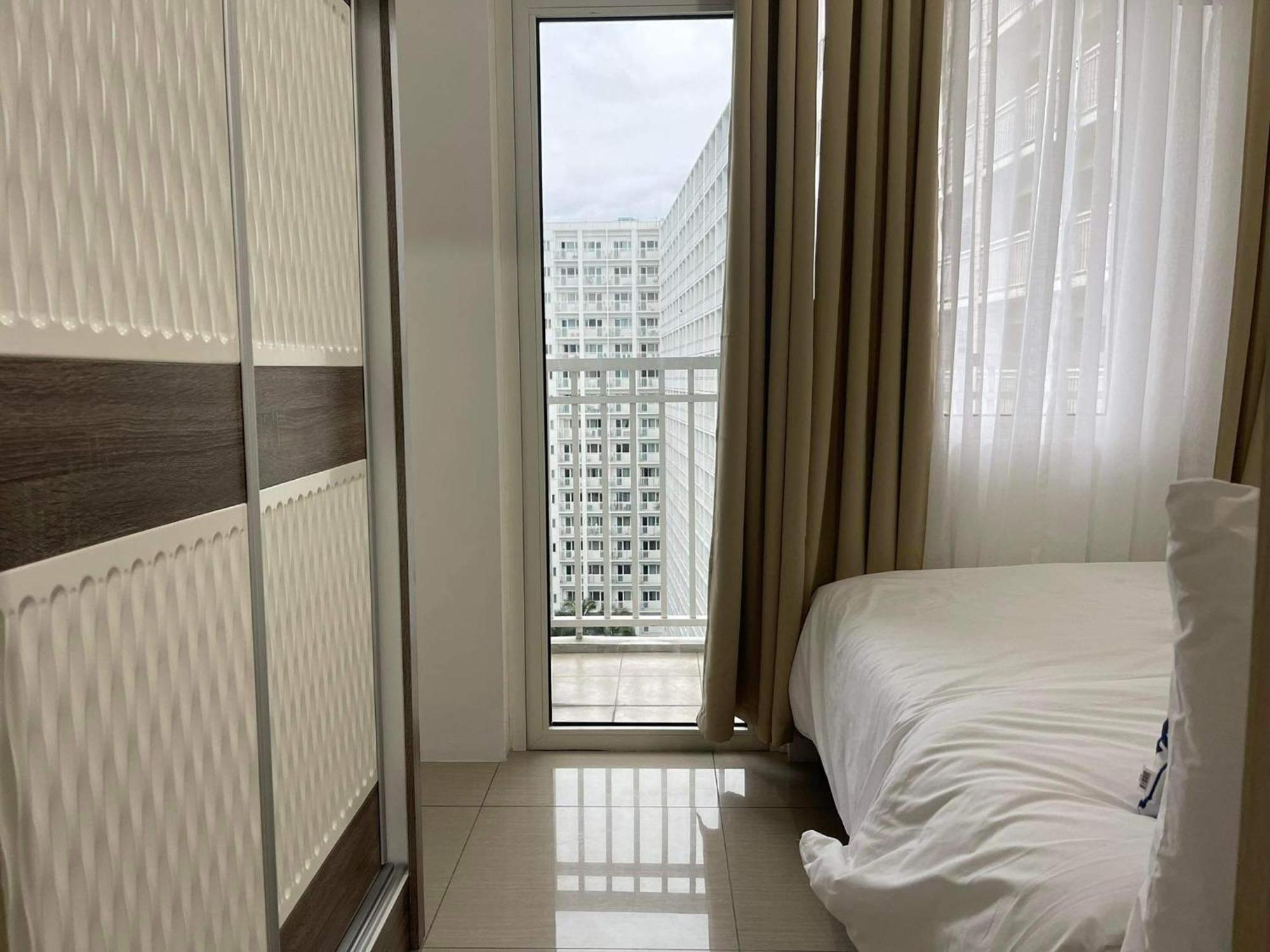 Shore 1 & 3 Residences Moa 1Br With Balcony By Darpm Manila Exterior photo